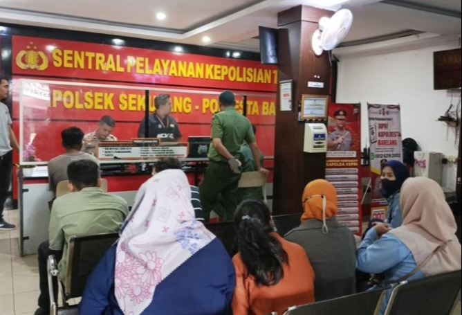 Tergiur Tukar Uang Baru Tanpa Komisi, Belasan Emak-emak di Batam Tertipu Oknum Pegawai