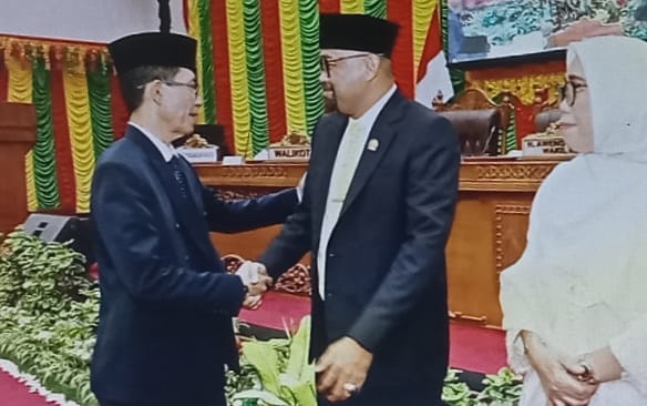 Estafet Kepemimpinan di DPRD Batam: Muhammad Yunus Muda Resmi Dilantik Sebagai Wakil Ketua III