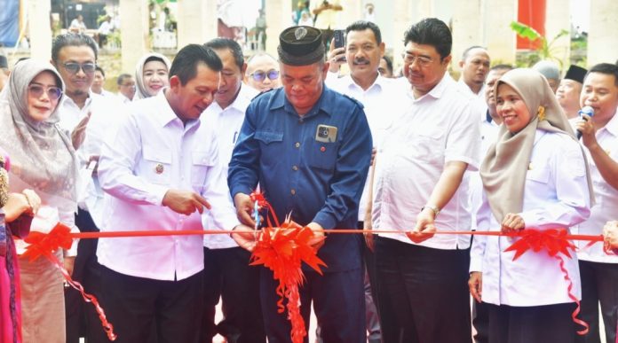 Gubernur Ansar Ahmad Resmikan Revitalisasi Sejumlah Sekolah di Kota Batam