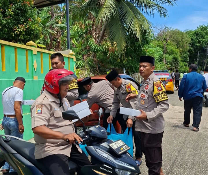 Polsek Lubuk Baja Gelar Bakti Sosial Jumat Berkah, Pererat Silaturahmi dengan Masyarakat