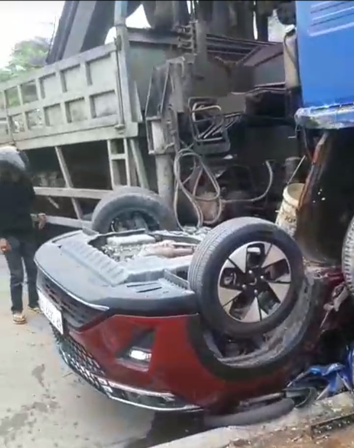 Kecelakaan Maut Simpang Lampu Merah Tiban Centre, Sekupang, Batam Renggut Nyawa Renny Aryeny. 