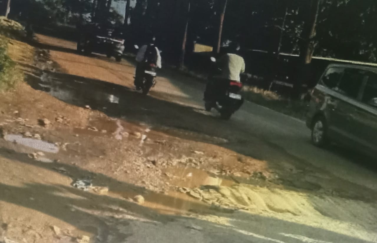Keluhan Warga: Jalan Tanjung Riau-Marina Rusak Parah, Minta Perhatian Serius Pemko Batam