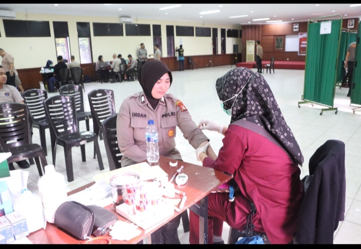 Polresta Barelang Gelar Pemeriksaan Kesehatan Berkala Demi Jaga Kebugaran Personel