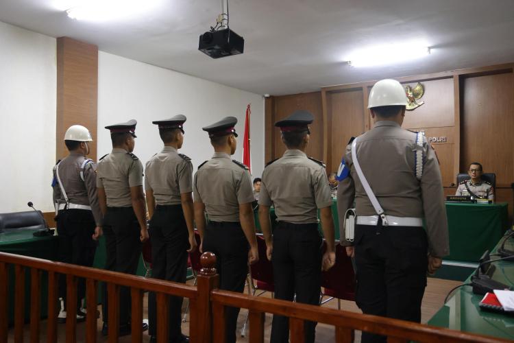 Aniaya Rekan Hingga Tewas, 4 Oknum Polisi Polda Kepri Resmi Dipecat!