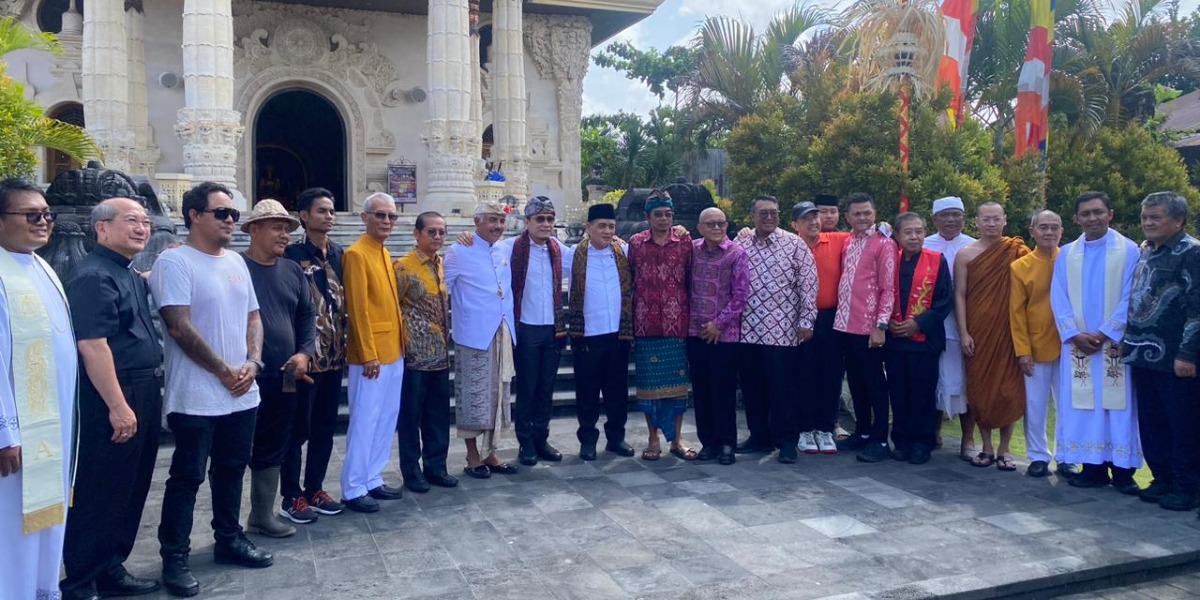 Gus Miftah Ajak Masyarakat Bangun Harmoni Antar Umat Beragama dalam Acara 'Peluk Indonesia 2026' di Bali