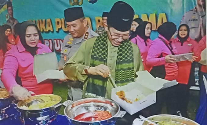 Sinergi di Meja Makan: Saat Wali Kota Batam dan Kapolda Kepri Ikut Menyajikan Santapan Buka Puasa