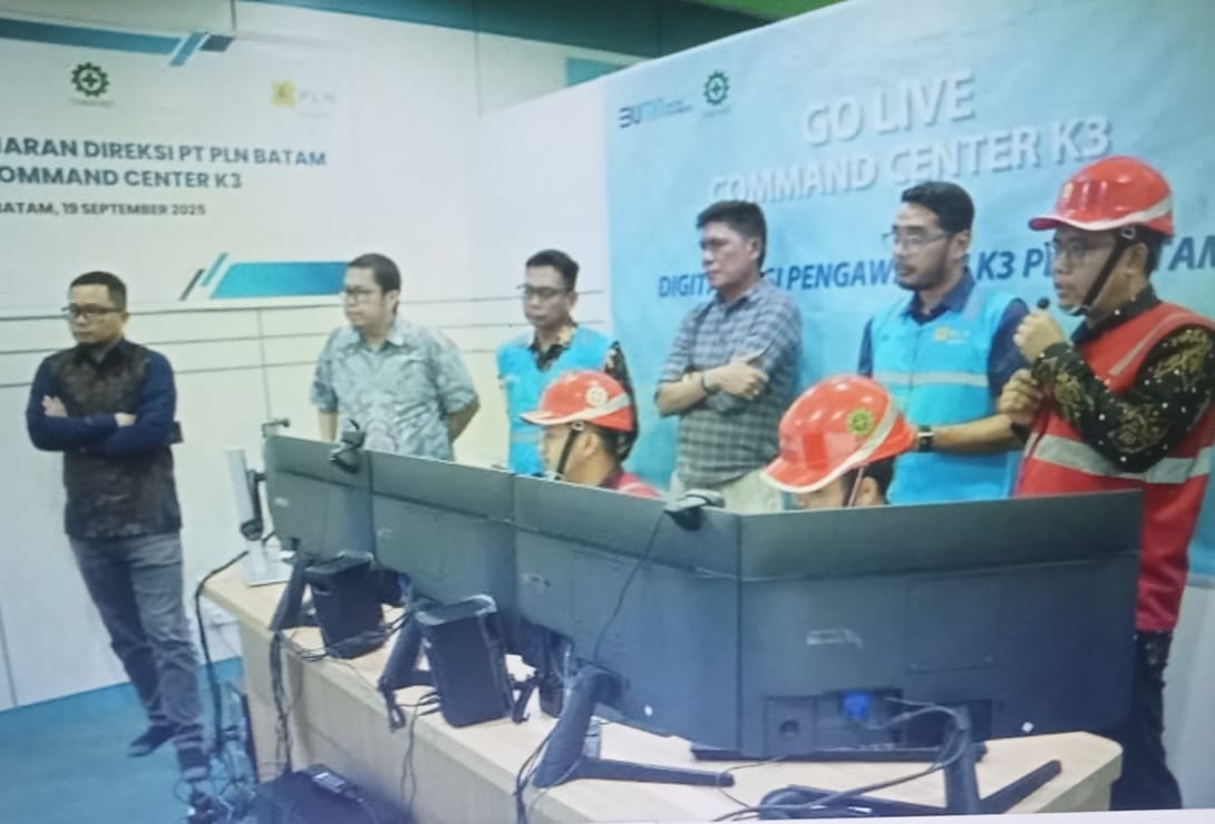 Direksi PLN Batam Tinjau Command Centre K3, Dorong Digitalisasi Pengawasan Keselamatan Kerja