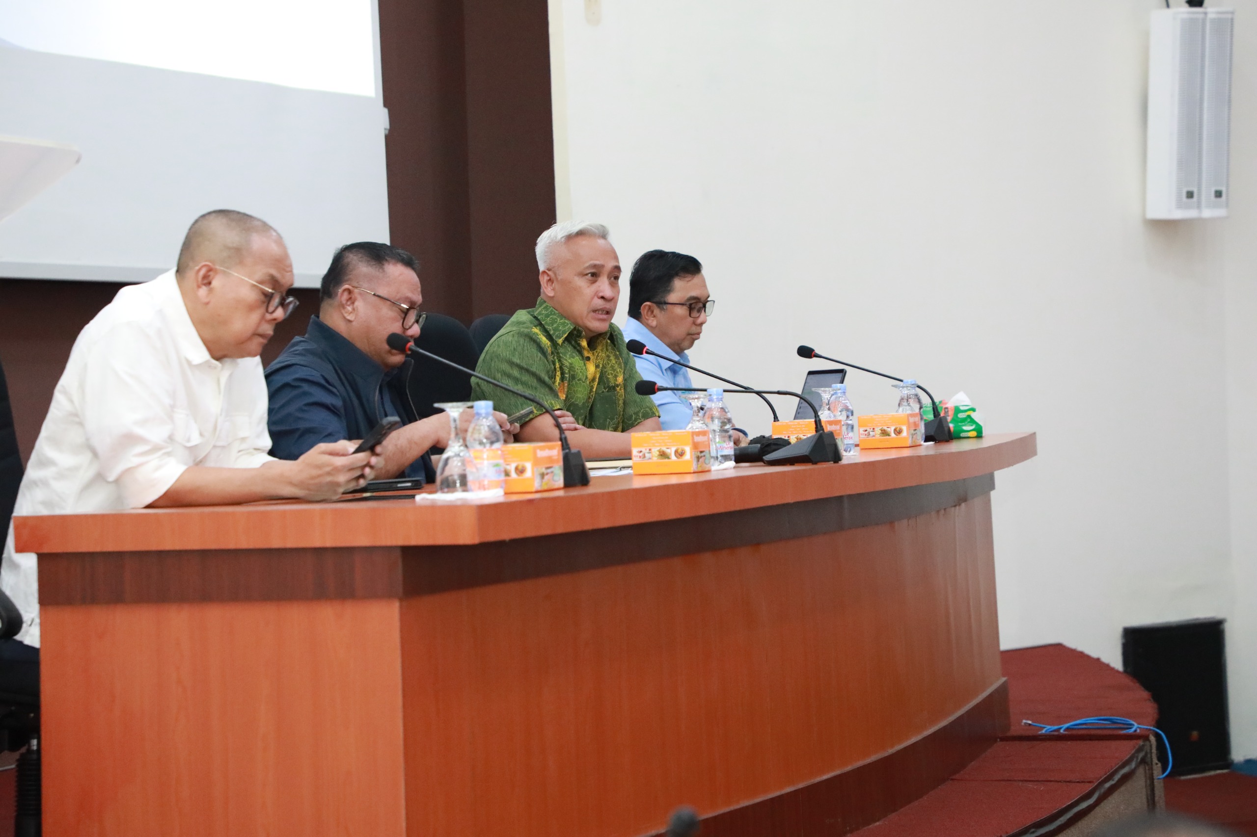 Keterangan Poto: BP Batam Evaluasi Struktur Biaya Logistik. (foto/Humas BP Batam)