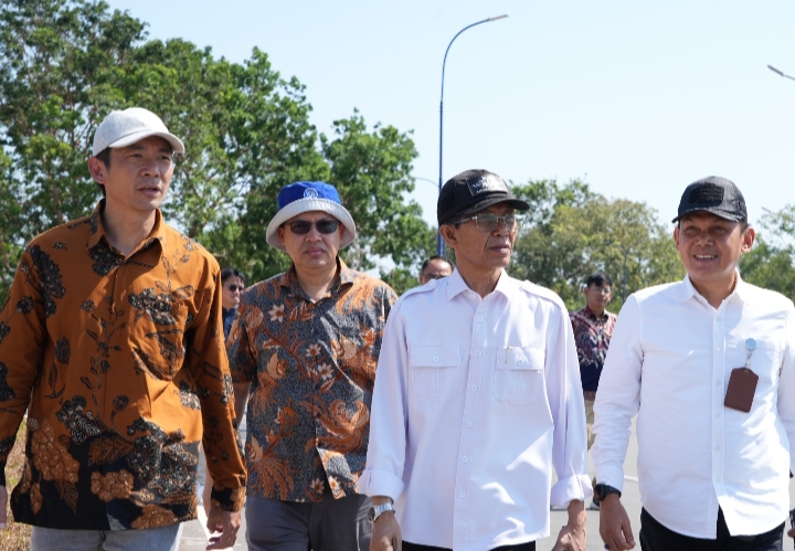 Hari Pertama Kerja, Amsakar Achmad Tinjau Sejumlah Proyek Pembangunan