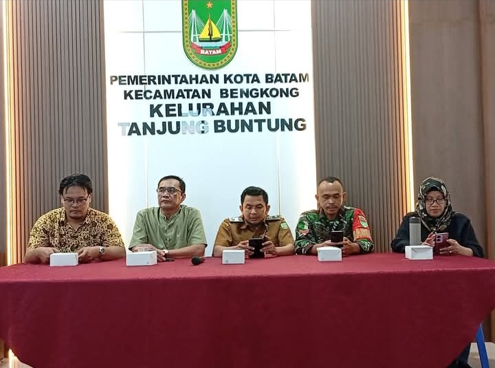 Waspada PMI Non-Prosedural, Kelurahan Tanjung Buntung Perkuat Pengawasan Pesisir Melalui Sosialisasi TPPO