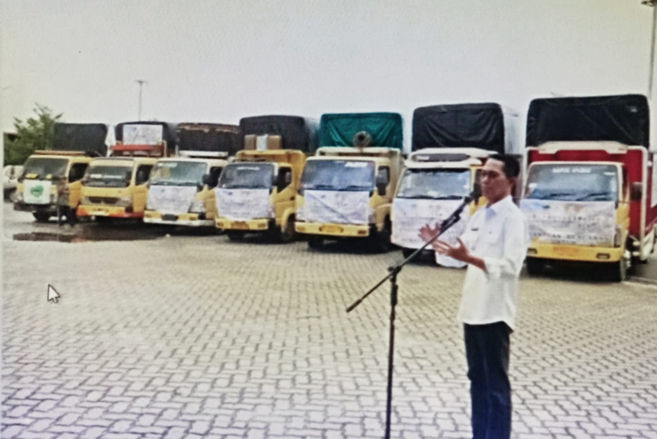 Wujud Solidaritas, Pemko Batam Lepas 7 Truk Bantuan Logistik untuk Korban Bencana Sumbar