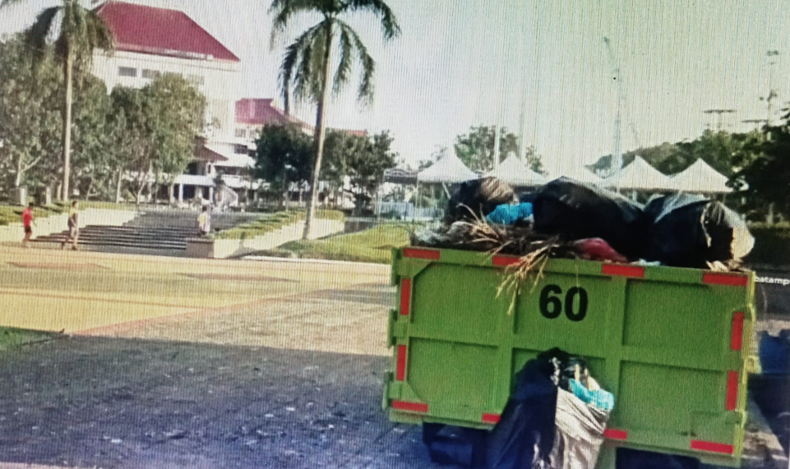 Penanganan Sampah di Dataran Engku Putri Batam Center, DLH Tempatkan Bin Kontainer