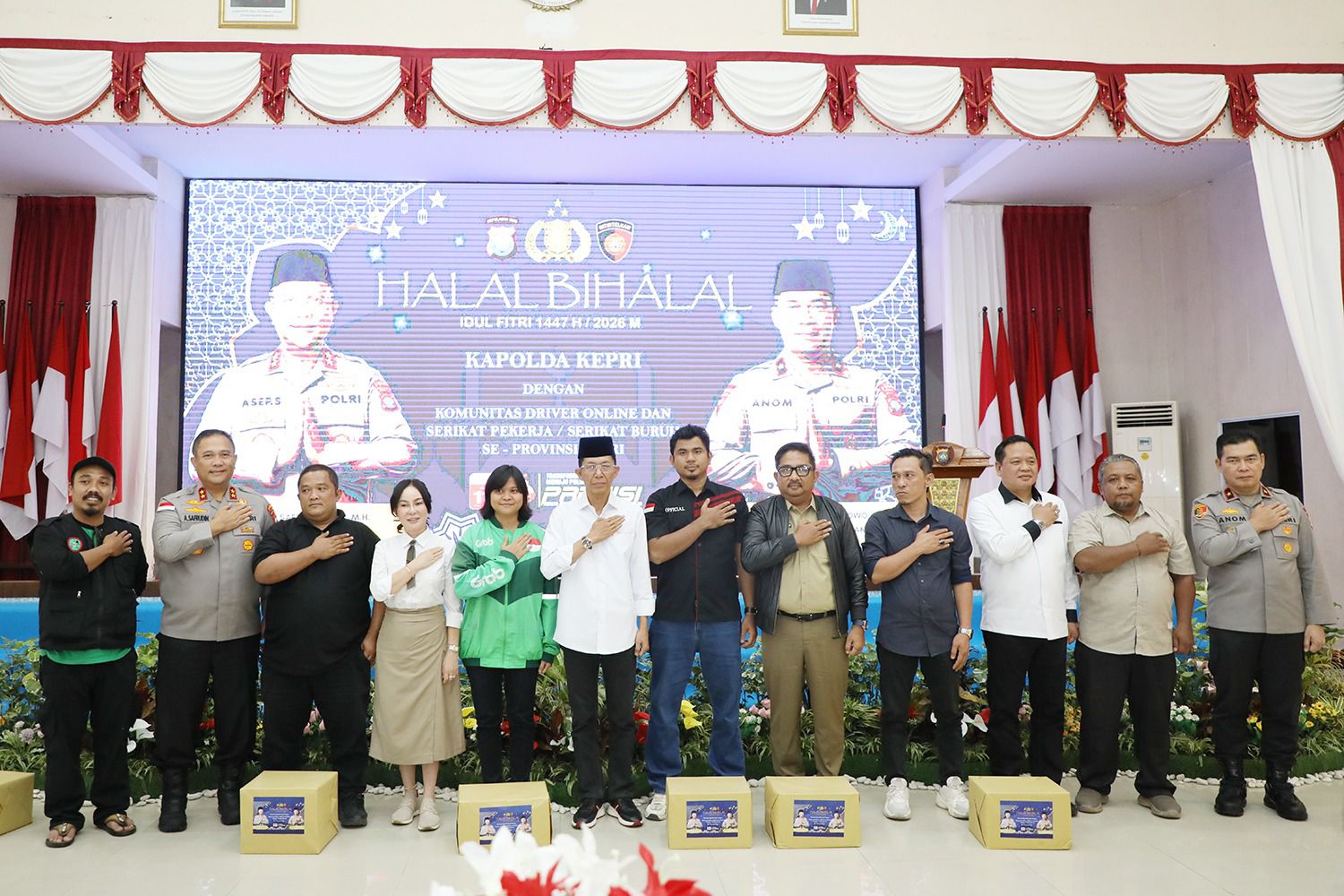 Polda Kepri Gelar Halalbihalal Bersama Buruh dan Driver Online, Amsakar-Li Claudia Hadir