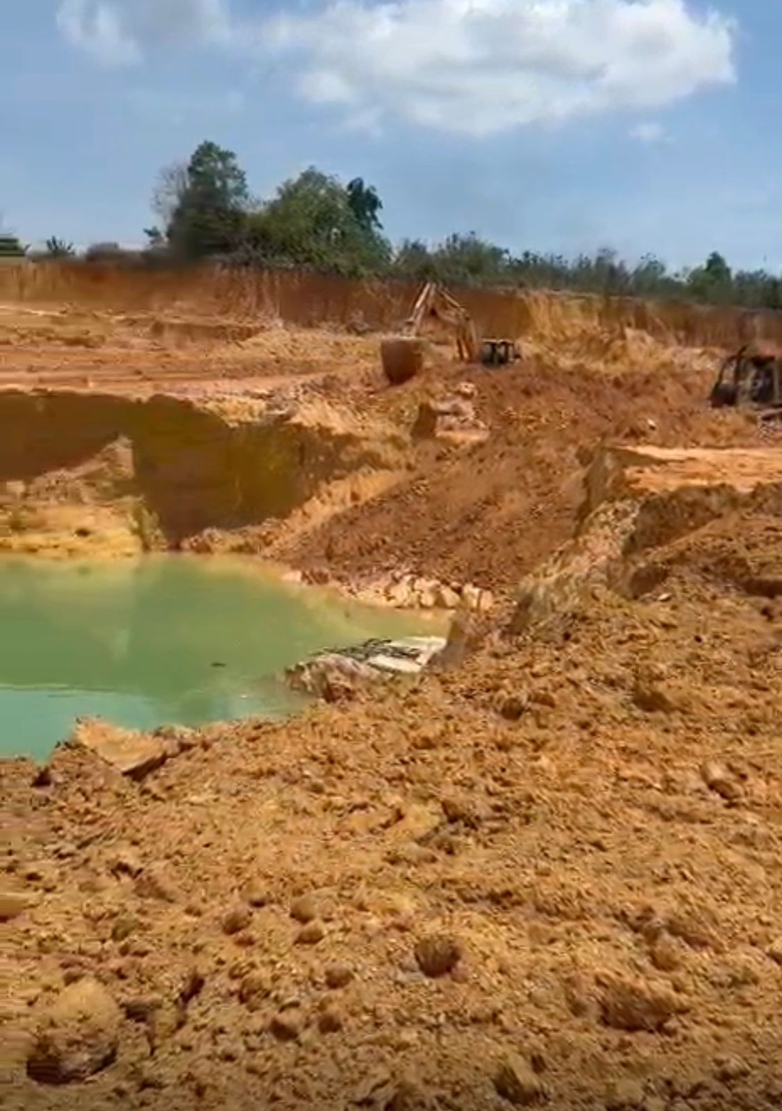 Keterangan Poto: BP Batam Pulihkan Bekas Tambang Pasir Ilegal. (foto/Humas BP Batam)