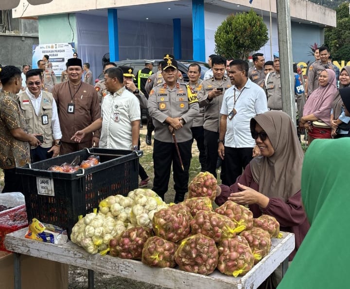 Polda Kepri dan Polresta Barelang Tinjau Gerakan Pangan Murah di Sungai Beduk
