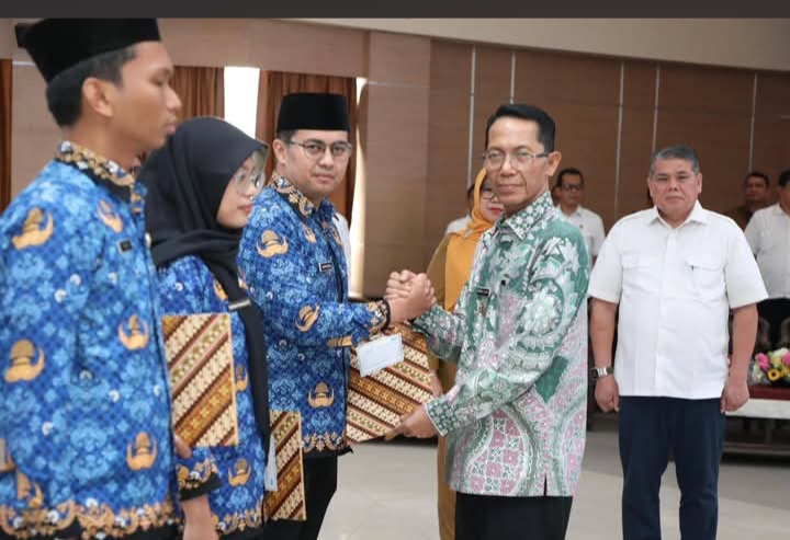 Wali Kota Batam Lantik 83 PNS Formasi 2024, Amsakar: Jadilah Pegawai yang Kehadirannya di Butuhkan 