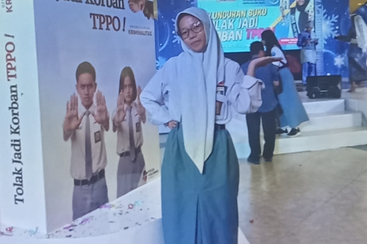 Siswa SMKN 4 Batam Rilis Novel "Riana", Buktikan Eksistensi Penulis Muda di Kancah Nasional