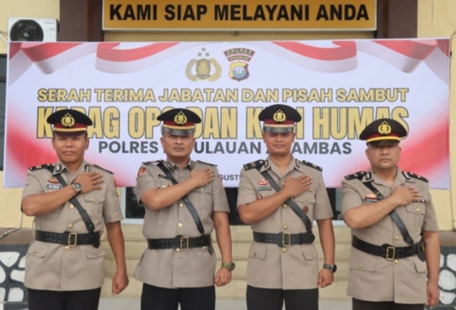 Sertijab Kabagops dan Kasihumas Polres Kepulauan Anambas di Pimpin Kapolres