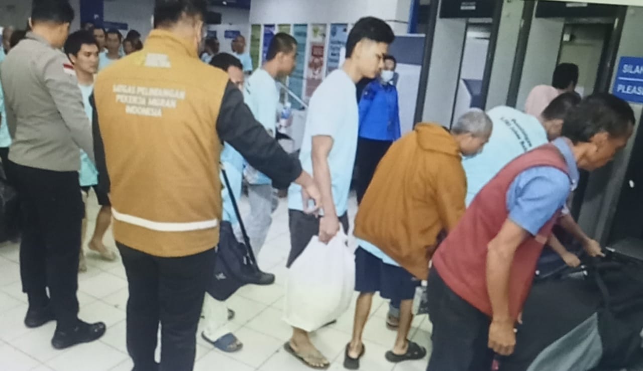 Ratusan Pekerja Migran Dideportasi Malaysia Tiba di Batam, Gugus Tugas TPPO Pastikan Perlindungan Menyeluruh