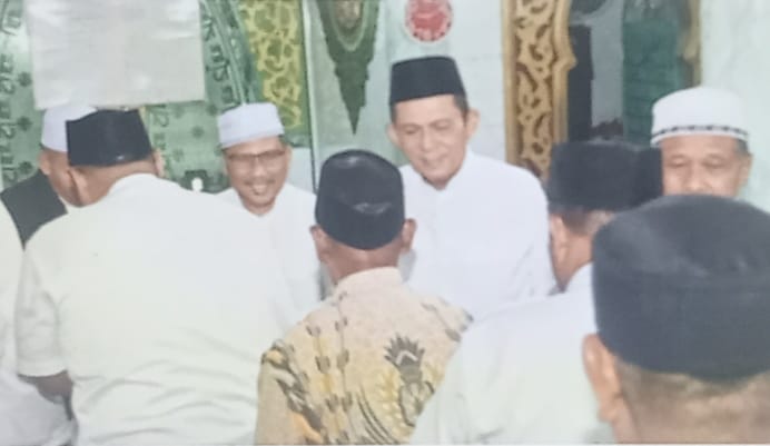 Gubernur Ansar Salurkan Hibah Rp300 Juta Saat Safari Ramadhan di Masjid Nur Al Weini