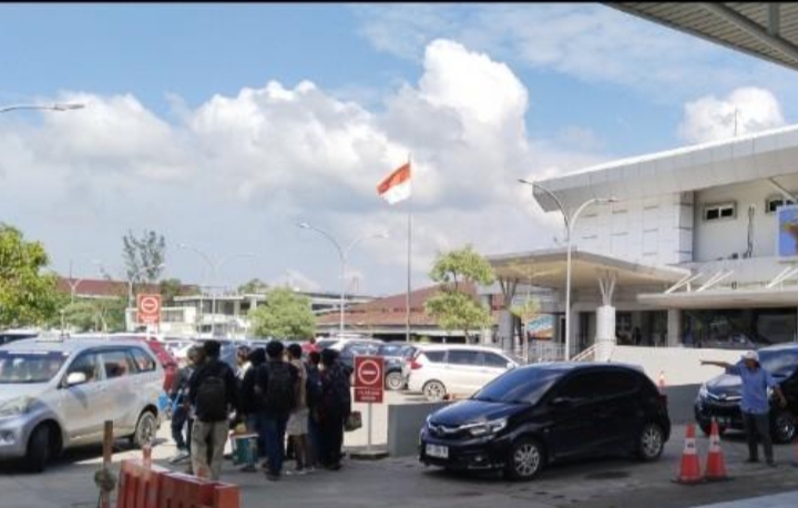 Ribuan Penumpang Arus Balik Lebaran Padati Pelabuhan Sekupang, Polisi Perketat Pengamanan