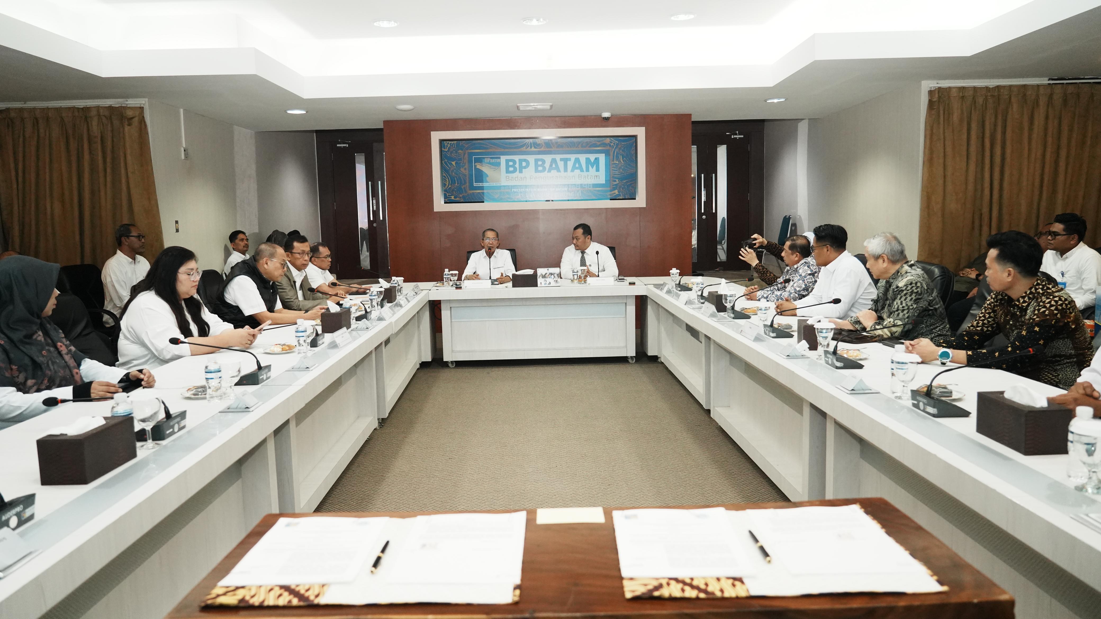 Keterangan Poto: BP Batam menjalin kerja sama strategis dengan Universitas Maritim Raja Ali Haji (UMRAH) (foto/Humas BP Batam)