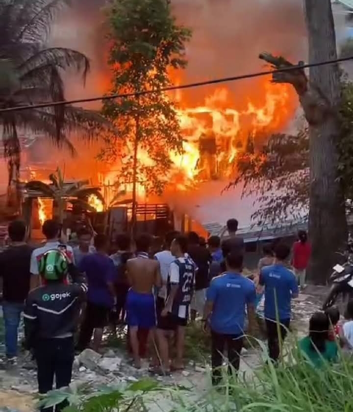 Enam Rumah Hangus Dilalap Si Jago Merah di Baloi Batam