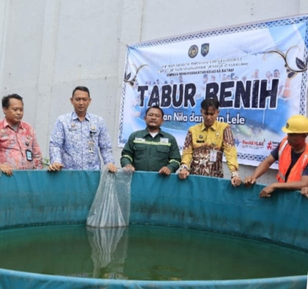 Dukung Ketahanan Pangan Nasional, Lapas Batam Tebar 3.000 Benih Nila Berbasis Bioflok