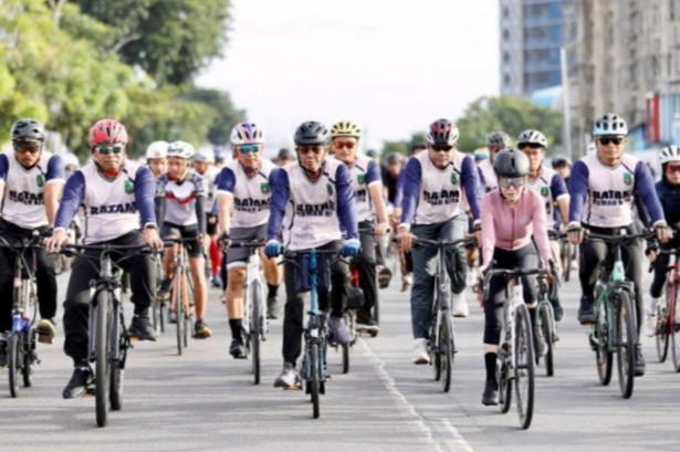 Ribuan Pesepeda Padati Batamcentre, Semarakkan Peringatan Hari Jadi Batam Ke-196