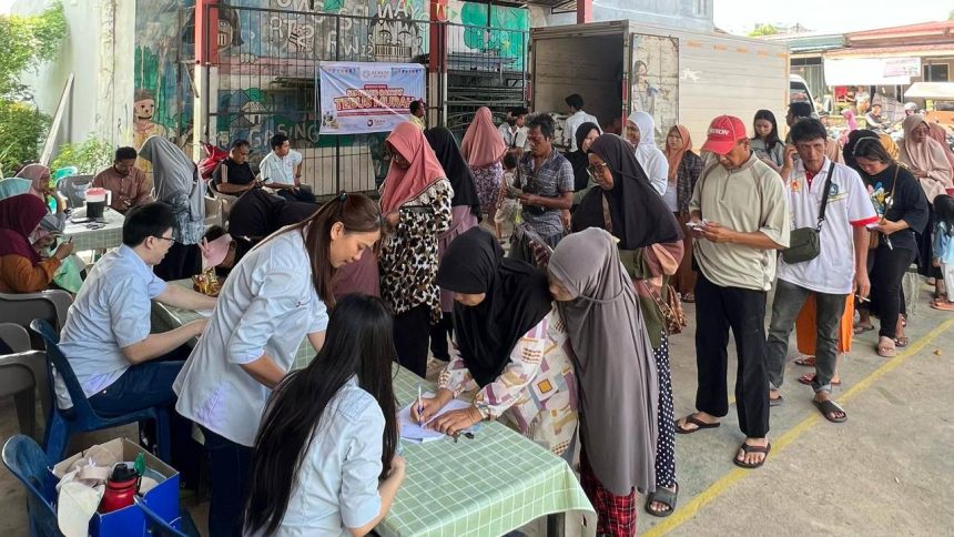 Tana Group Gelar 'Sembako Murah' di Bengkong, Ratusan Warga Antusias