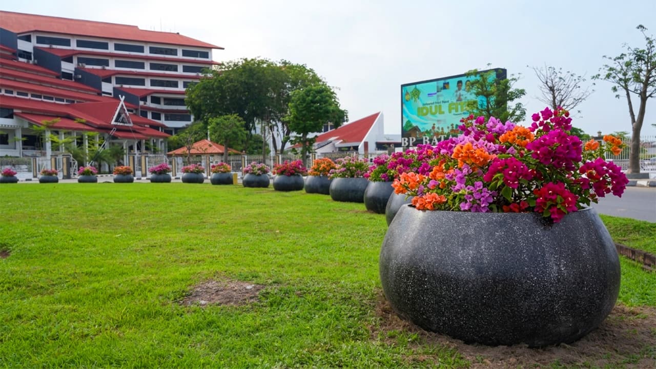 Penataan Pot Bougenville Perkuat Estetika Kota Tanpa Bebani Keuangan Negara