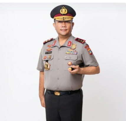 Kapolda Kepri Terima Satyalancana Wira Karya Dari Presiden RI