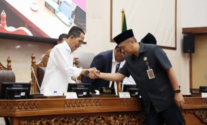 DPRD Kota Batam Gelar Rapat Paripurna Ganda, Fokus Peningkatan Layanan Publik.