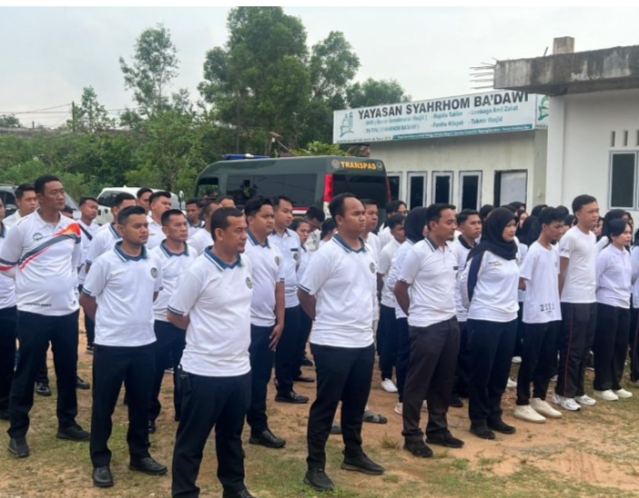 Sambut HBP ke-62, Rutan Batam dan UPT Pemasyarakatan Gelar Aksi Bersih-Bersih di Masjid Syahrom Ba’dawi