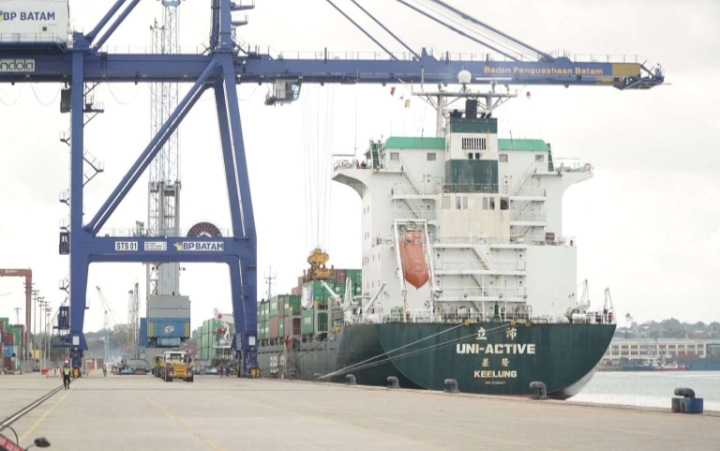 Batam Kian Strategis: Arus Peti Kemas Naik 12%, Penumpang Tembus 2,5 Juta di Triwulan I 2026