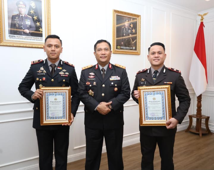 Kapolsek Polresta Barelang Raih Penghargaan dari Kapolda Kepri di Momen Hari Sumpah Pemuda