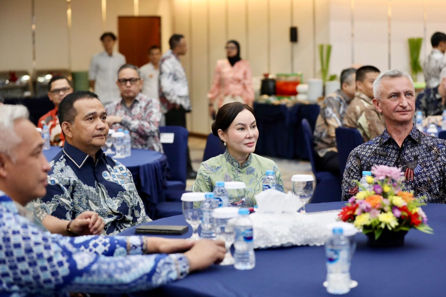 Keterangan Poto: Plh Wali Kota Batam, Li Claudia Chandra, saat menerima kunjungan 22 atase pertahanan dari 19 negara sahabat dalam rangkaian Defence Attache Tour 2026 (foto/mcb)