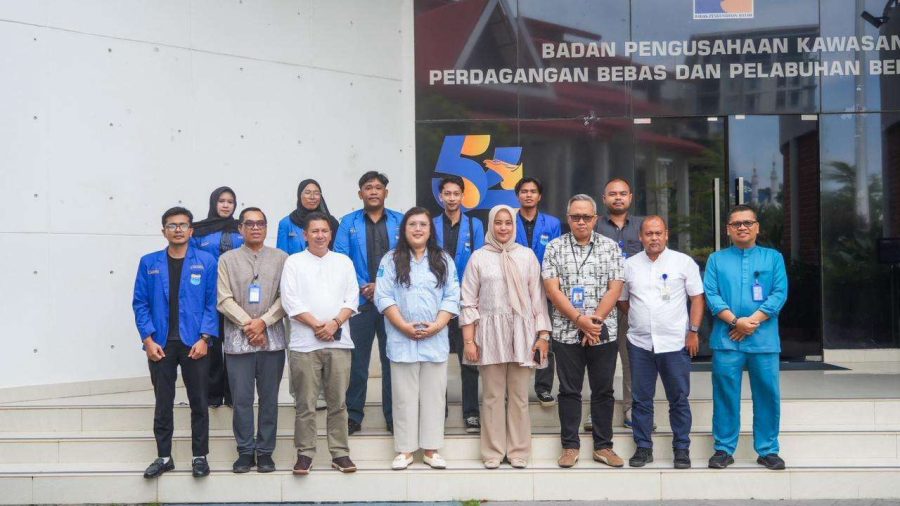Keterangan Poto: BP Batam melalui Anggota/Deputi Bidang Pelayanan Umum, Ariastuty Sirait, menerima audiensi pengurus Pergerakan Mahasiswa Islam Indonesia (PMII) Cabang Batam (foto/Humas BP Batam)