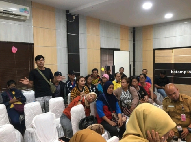 Relokasi Pedagang Sore Pasar Puan Maimun Berakhir Buntu, Pedagang Sebut Direktur Perumda 'Diktator'