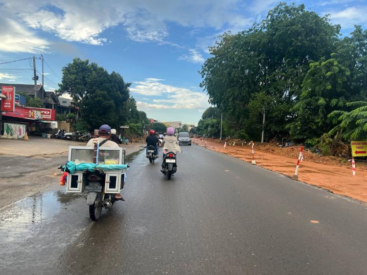 Keterangan Poto: Proyek pelebaran jalan di kawasan Botania 2, Batam Center. (foto/ist)